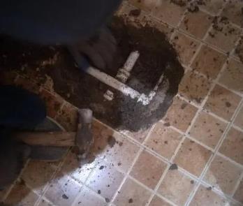 张掖市卫生间漏水维修公司为您分享下卫生间渗水如何处理及注意事项